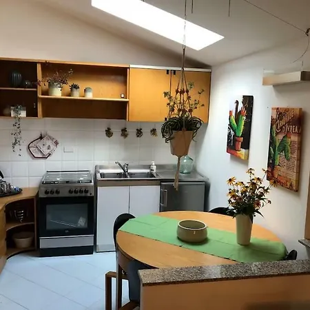 Ferienwohnung La Mansarda Di Orni Ivrea Exterior foto